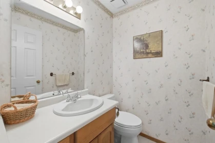Powder Room Photo of 1987 144 Street, Surrey, BC