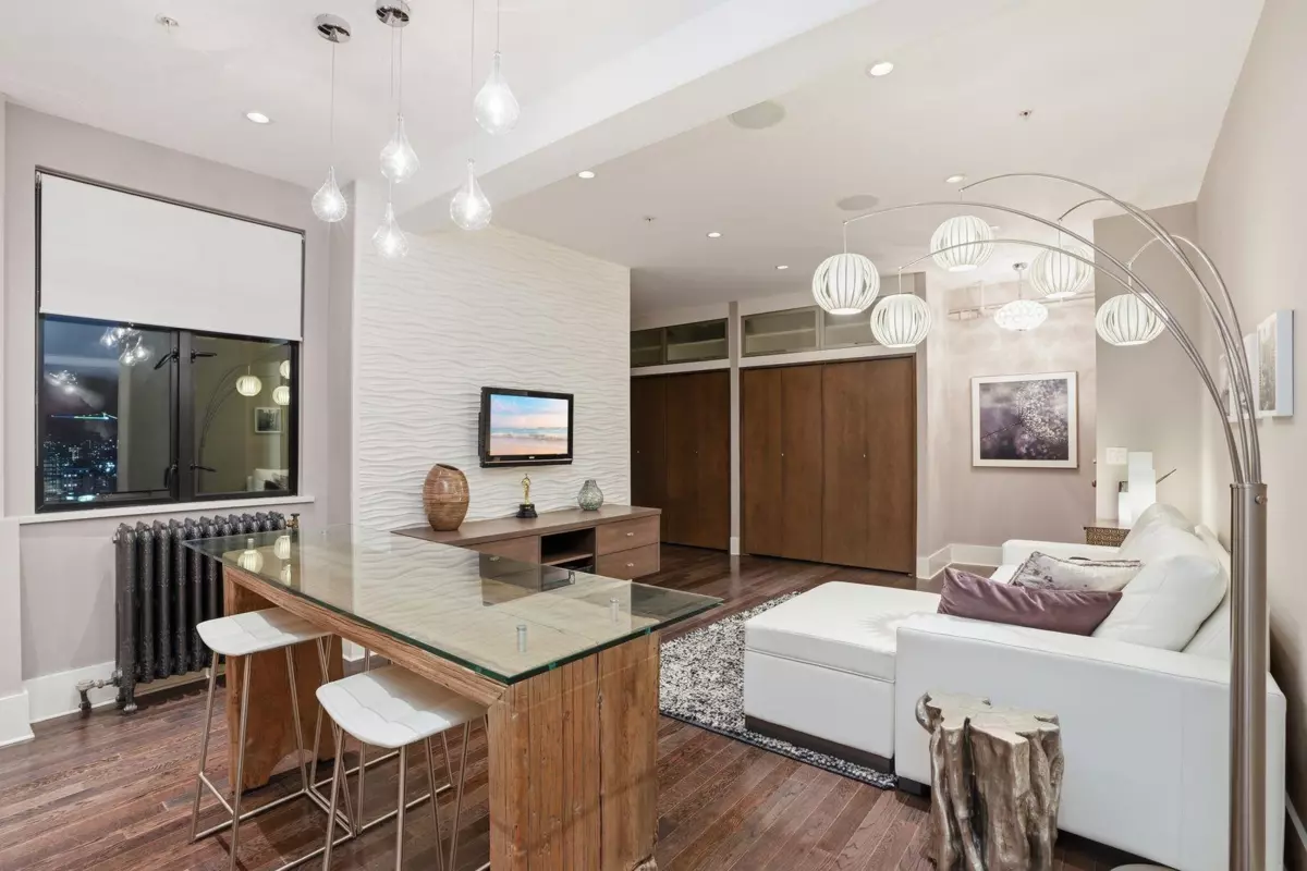 Family Room Photo of 603 175 E Broadway, Vancouver, BC