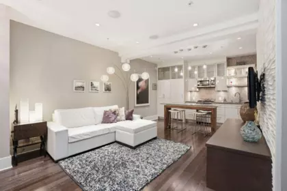 Kitchen Photo of 603 175 E Broadway, Vancouver, BC