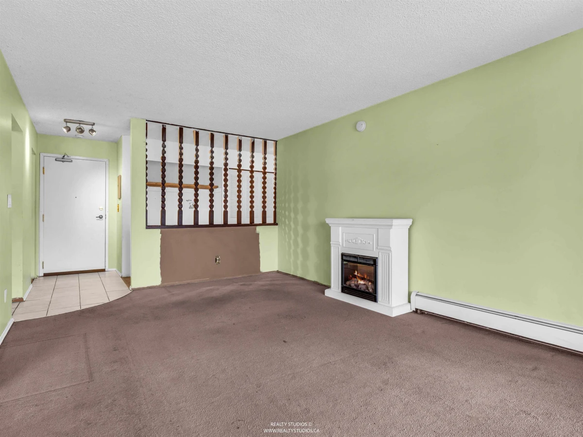 Family Room Photo of 307 12170 222 Street, Maple Ridge, BC