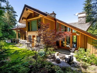 Breakfast Nook Photo of 4673 Blackcomb Way, Whistler, BC