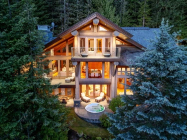 4673 Blackcomb Way, Whistler, BC, Whistler — Single Family Residence for sale