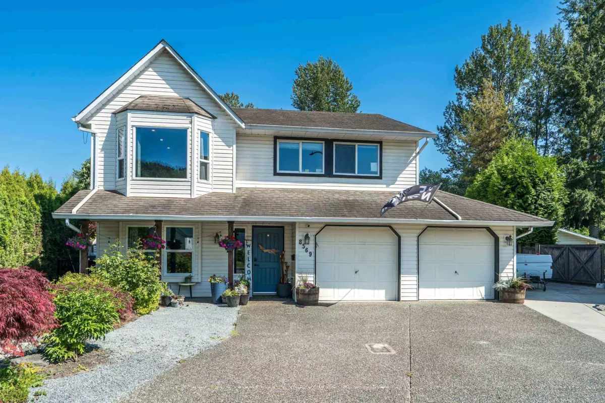 Living Room Photo of 8569 Mckee Place, Chilliwack, BC