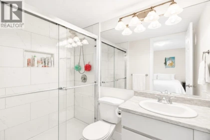 Hallway Photo of 101 22275 123 Avenue, Maple Ridge, BC