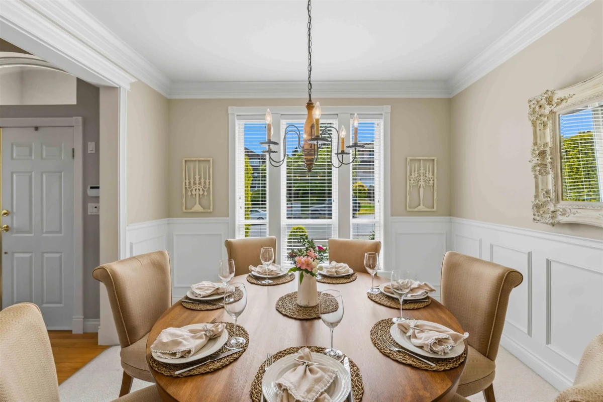 Dining Area Photo of 17087 104a Avenue, Surrey, BC