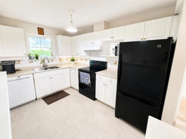 Primary Bedroom Photo of 105 1669 Grant Avenue, Port Coquitlam, BC