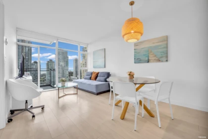 2203 6098 Station Street, Burnaby, BC, Burnaby — Apartment/Condo for sale