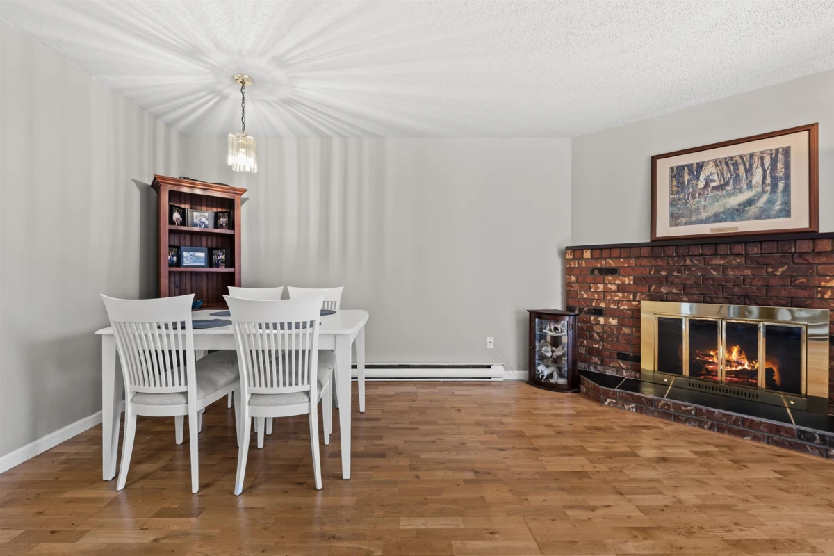 Living Room Photo of 42 3151 Springfield Drive, Richmond, BC