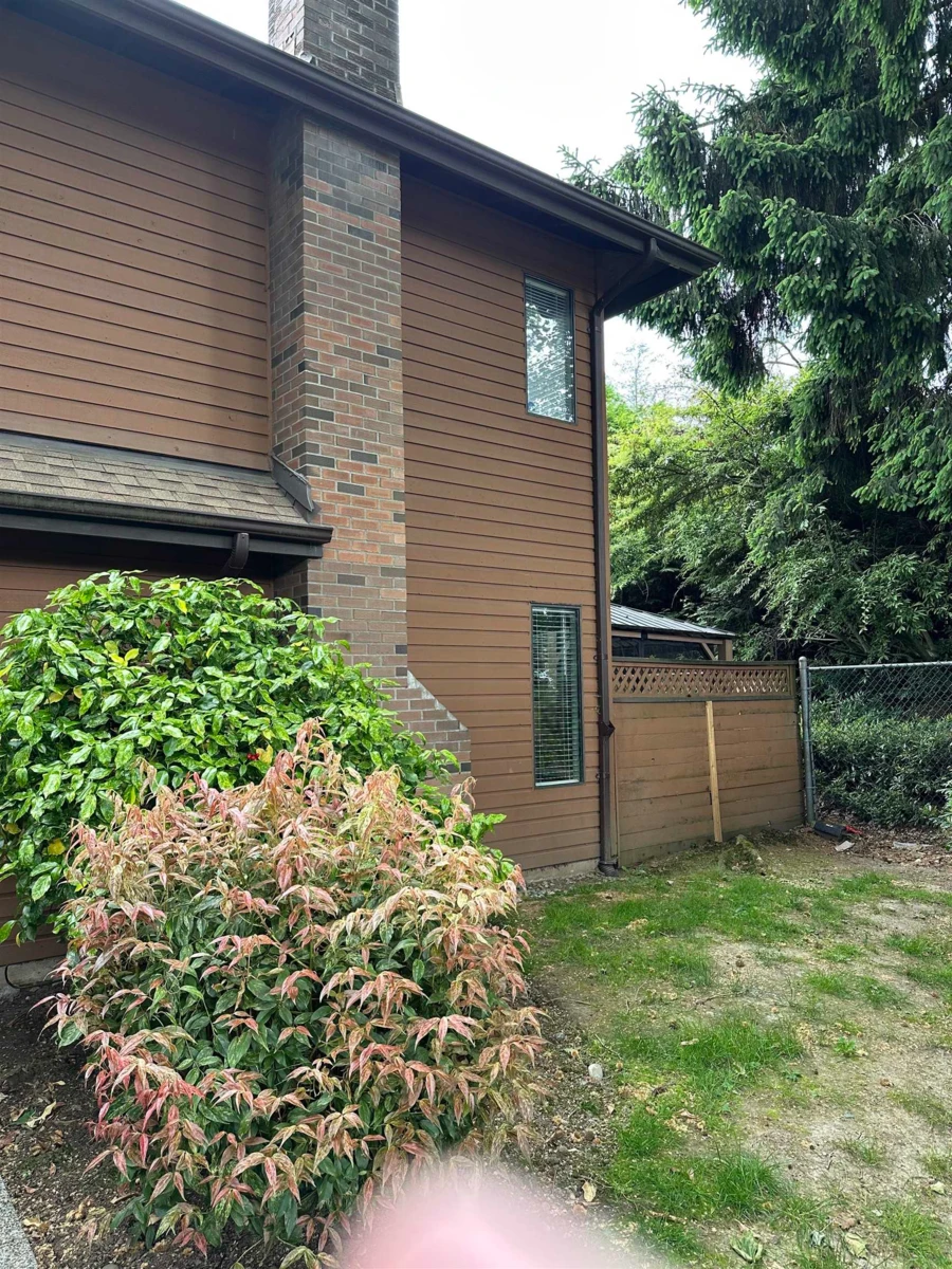 Living Room Photo of 2317 10620 150 Street, Surrey, BC