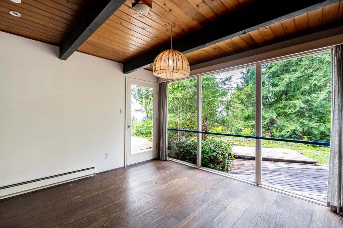 Living Room Photo of 173 W Osborne Road, North Vancouver, BC