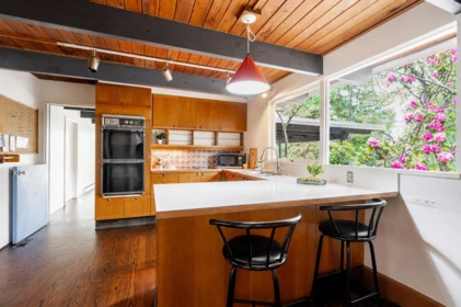 Kitchen Island Photo of 173 W Osborne Road, North Vancouver, BC