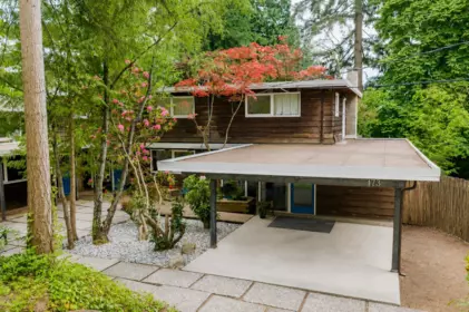 Mudroom Photo of 173 W Osborne Road, North Vancouver, BC