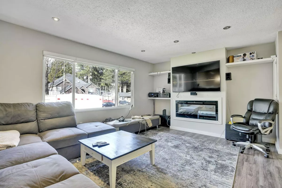 Family Room Photo of 15108 91a Avenue, Surrey, BC
