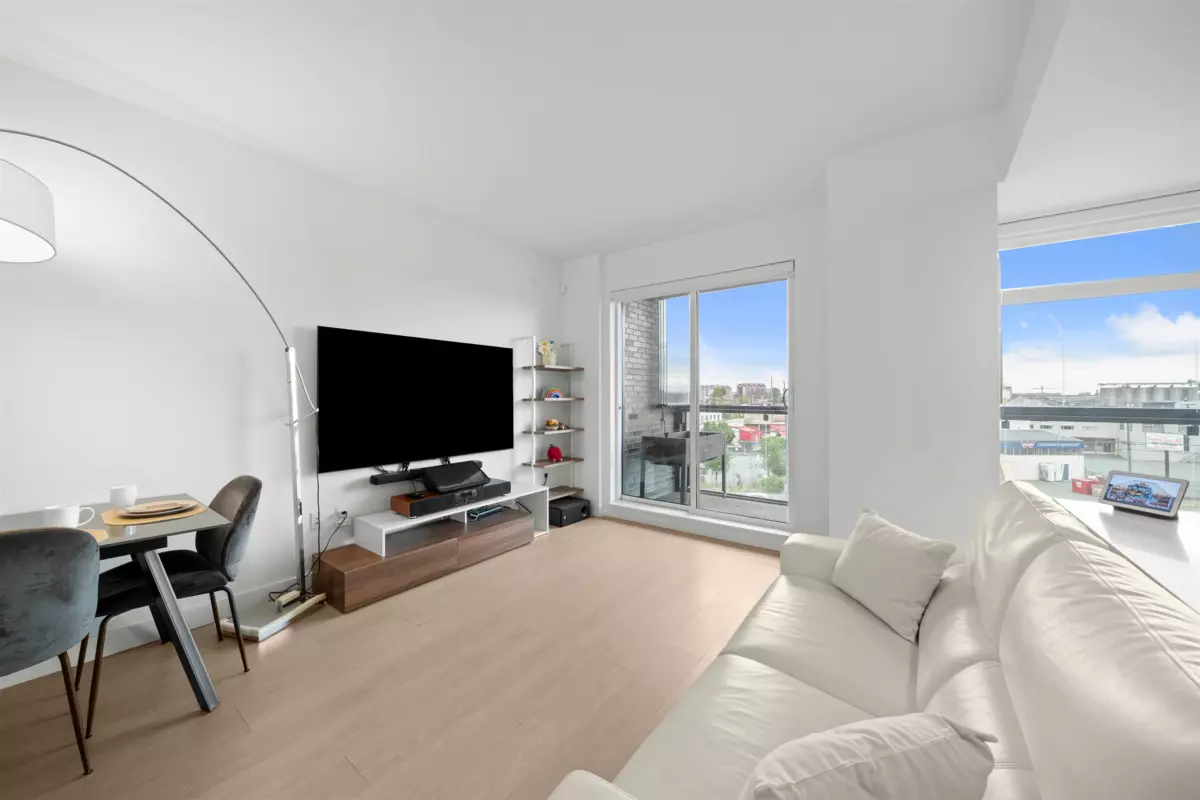 Living Room Photo of 301 8888 Osler Street, Vancouver, BC