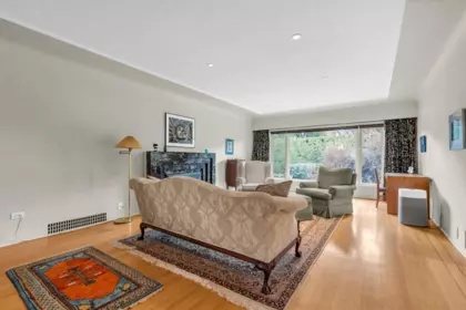 Breakfast Nook Photo of 1549 W 33rd Avenue, Vancouver, BC