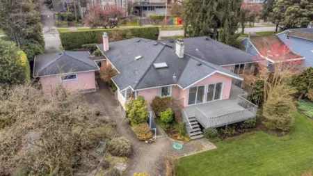 Garden / Landscaping Photo of 1549 W 33rd Avenue, Vancouver, BC