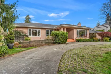 Outdoor Deck Photo of 1549 W 33rd Avenue, Vancouver, BC