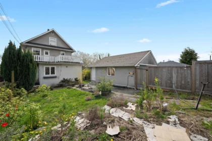 Hot Tub / Spa Photo of 444 E 6th Street, North Vancouver, BC