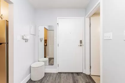 211 236 W 2nd Street, North Vancouver, BC, North Vancouver — Apartment/Condo for sale