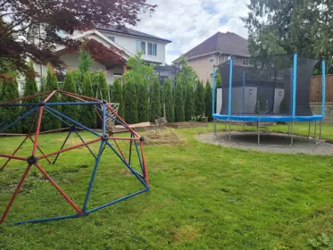 Garden / Landscaping Photo of 3712 Dunsmuir Way, Abbotsford, BC