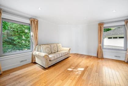 Primary Bedroom Photo of 1361 Mathers Avenue, West Vancouver, BC