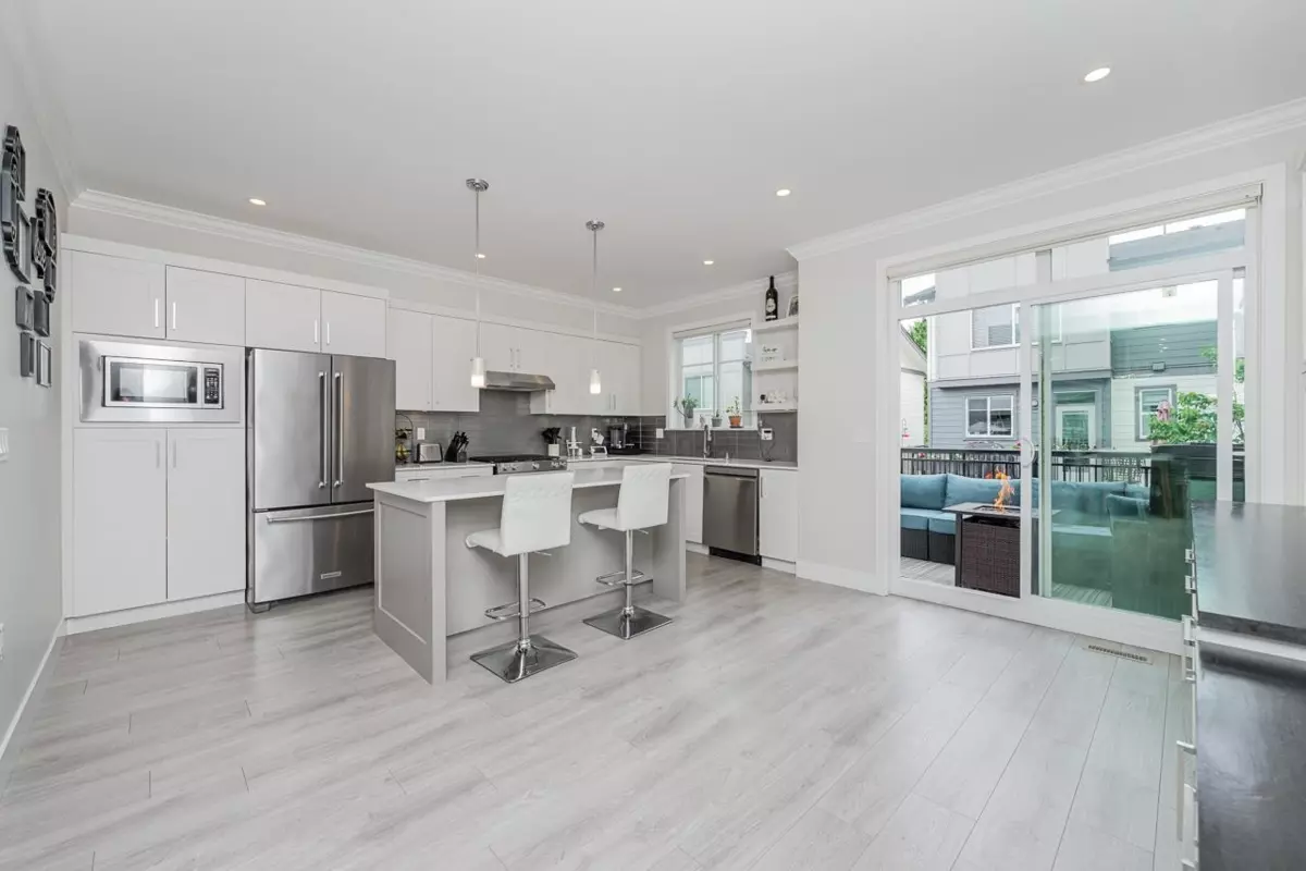 Dining Area Photo of 53 15665 Mountain View Drive, Surrey, BC