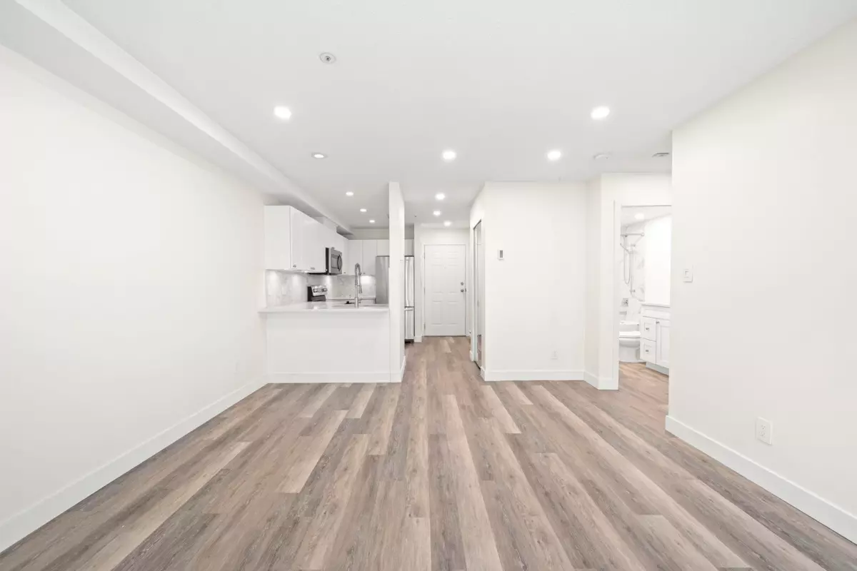 Family Room Photo of 103 2212 Oxford Street, Vancouver, BC