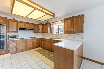 2411 E 39th Avenue, Vancouver, BC, Vancouver — Single Family Residence for sale