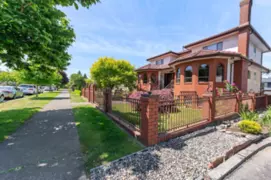 2411 E 39th Avenue, Vancouver, BC