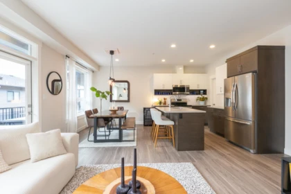 Kitchen Island Photo of 6 43680 Chilliwack Mountain Road, Chilliwack, BC