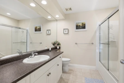 Entry Foyer Photo of 20220 125 Avenue, Maple Ridge, BC