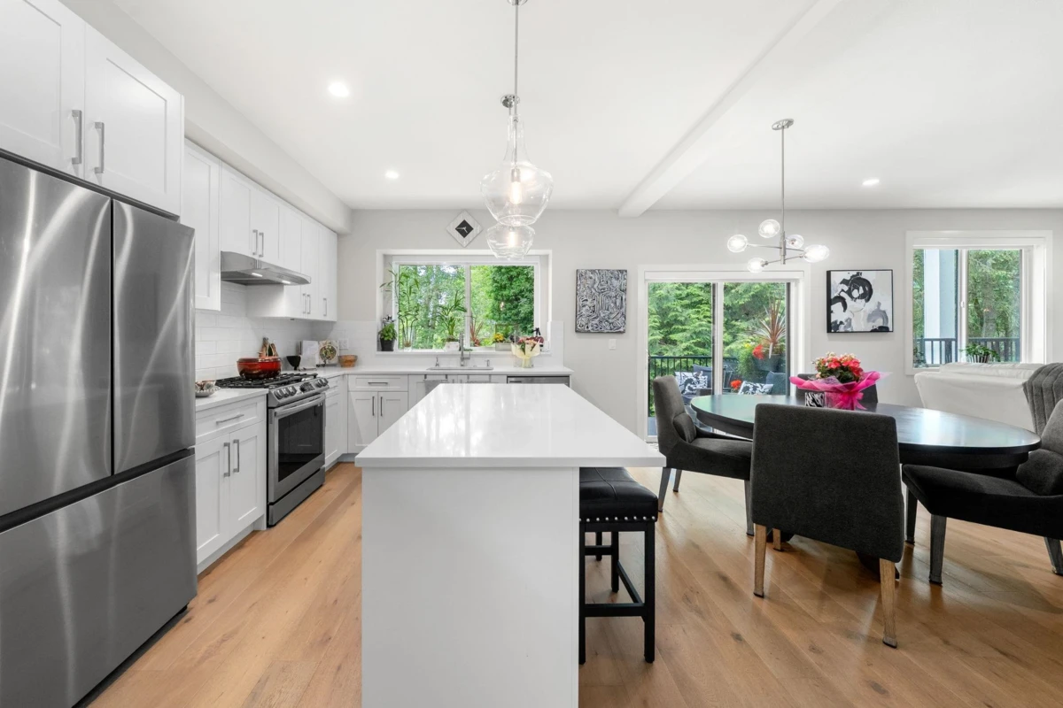 Living Room Photo of 32 1871 165a Street, Surrey, BC