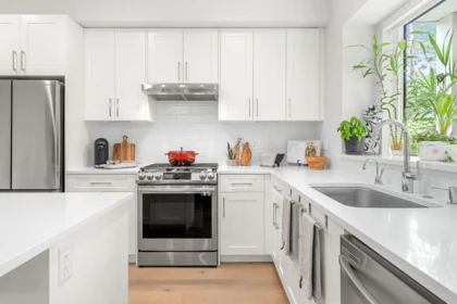 Kitchen Island Photo of 32 1871 165a Street, Surrey, BC