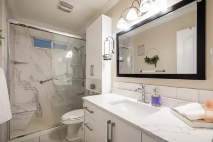 Powder Room Photo of 7802 139a Street, Surrey, BC