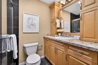 Guest Bathroom Photo of 20621 96a Avenue, Langley, BC