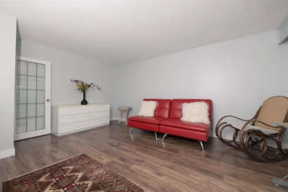 Bedroom 2 Photo of 3439 DUNDAS STREET, Vancouver BC V5K 1R9