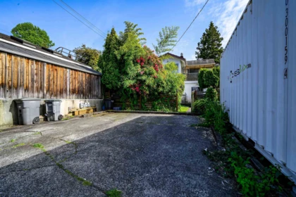 Office / Den Photo of 3439 DUNDAS STREET, Vancouver BC V5K 1R9