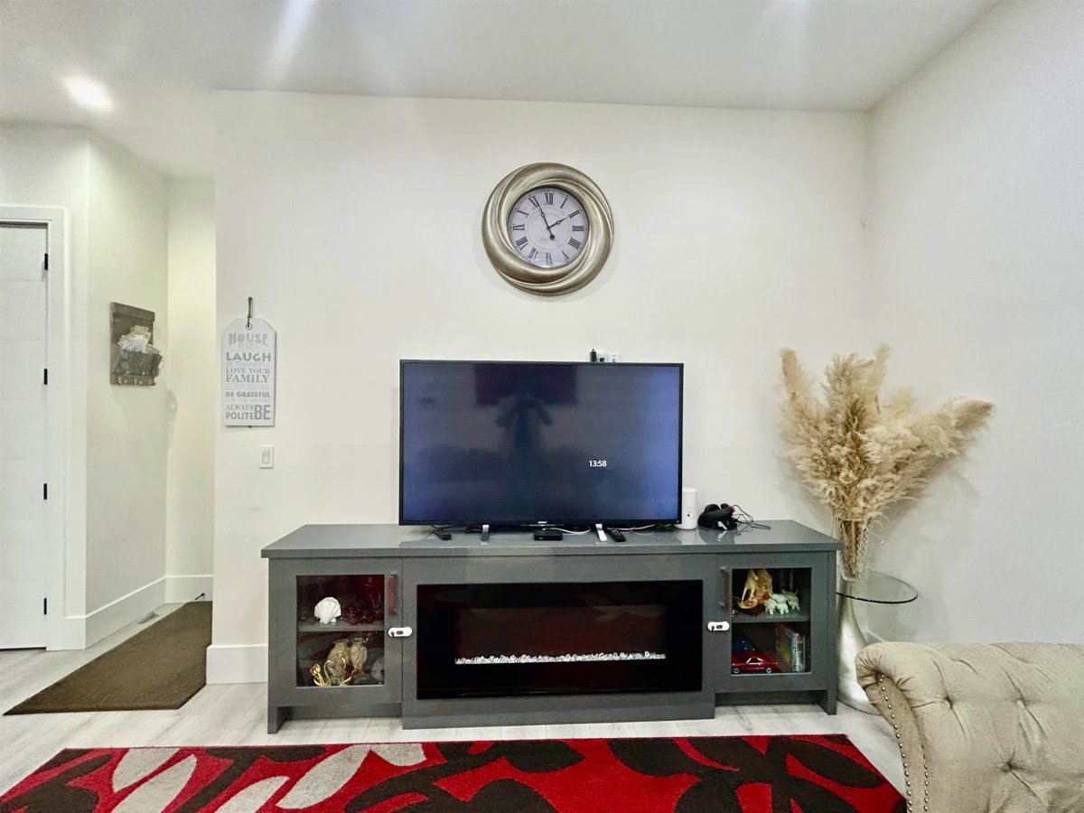 Dining Area Photo of 18384 60 Avenue, Surrey, BC