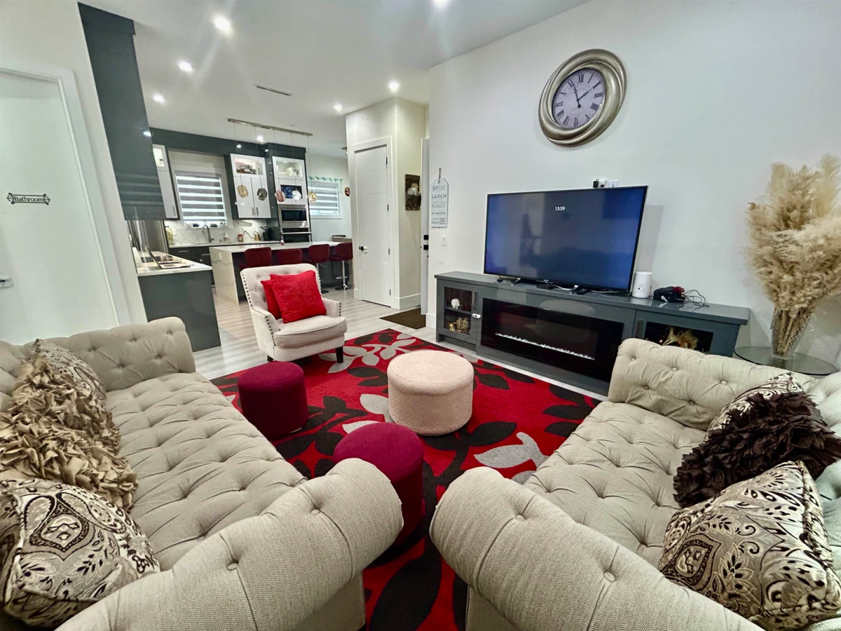 Living Room Photo of 18384 60 Avenue, Surrey, BC