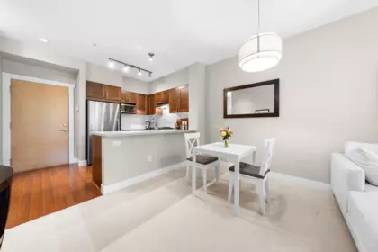 101 2601 Whiteley Court, North Vancouver, BC, North Vancouver — Apartment/Condo for sale