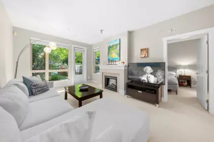 101 2601 Whiteley Court, North Vancouver, BC, North Vancouver — Apartment/Condo for sale