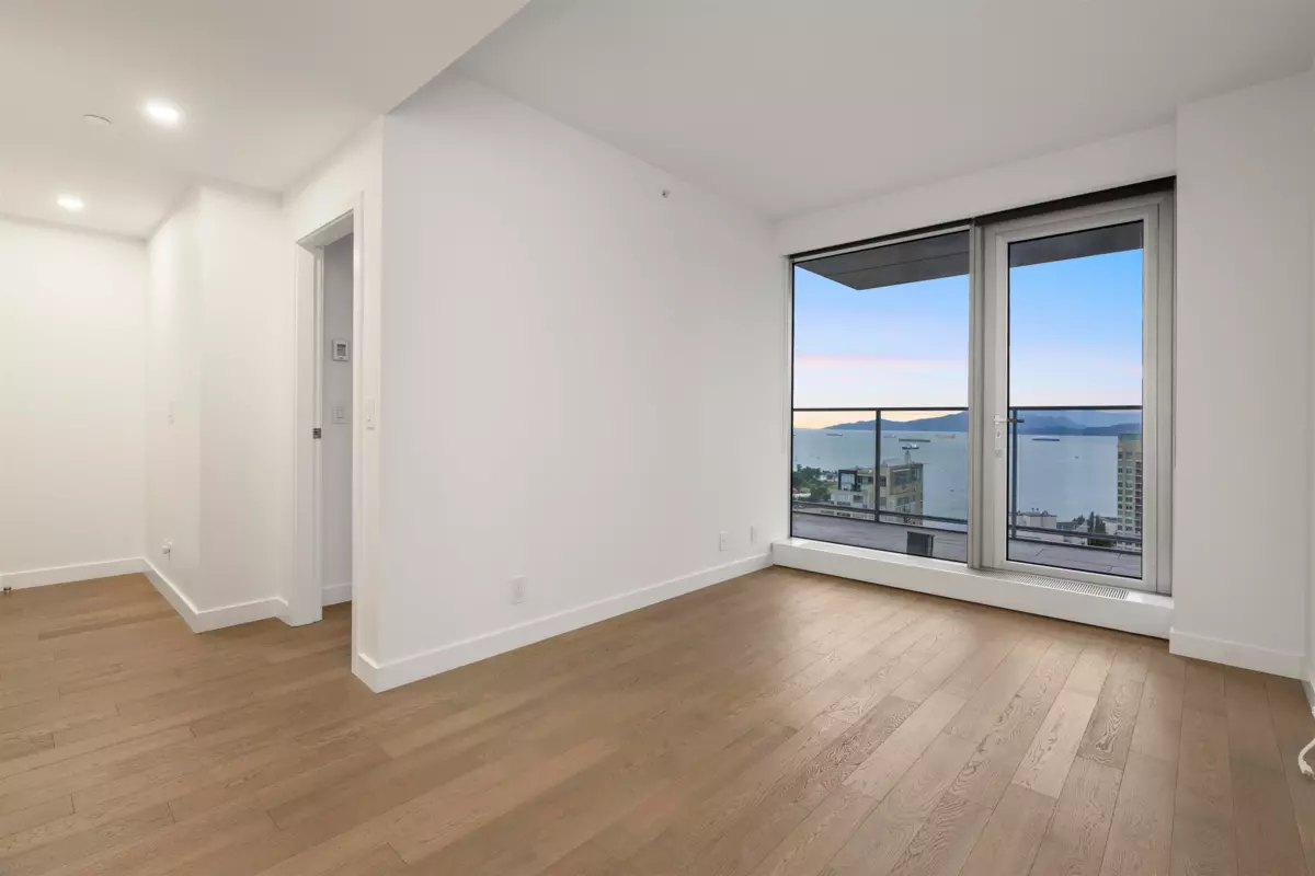 Dining Area Photo of 3605 1480 Howe Street, Vancouver, BC