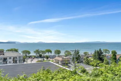 14810 Prospect Avenue, White Rock, BC, White Rock — Single Family Residence for sale