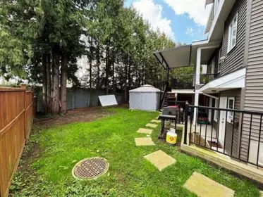 Kitchen Photo of 16488 103 Avenue, Surrey, BC
