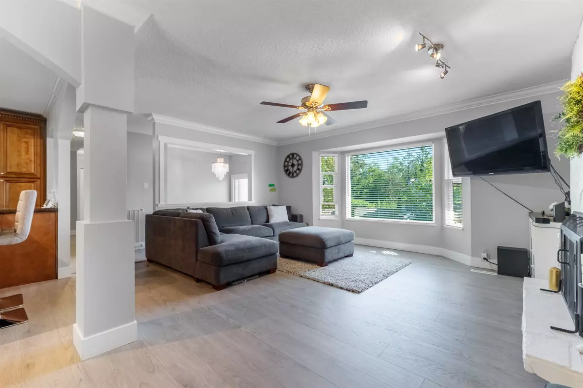 Dining Area Photo of 14917 92 Avenue, Surrey, BC