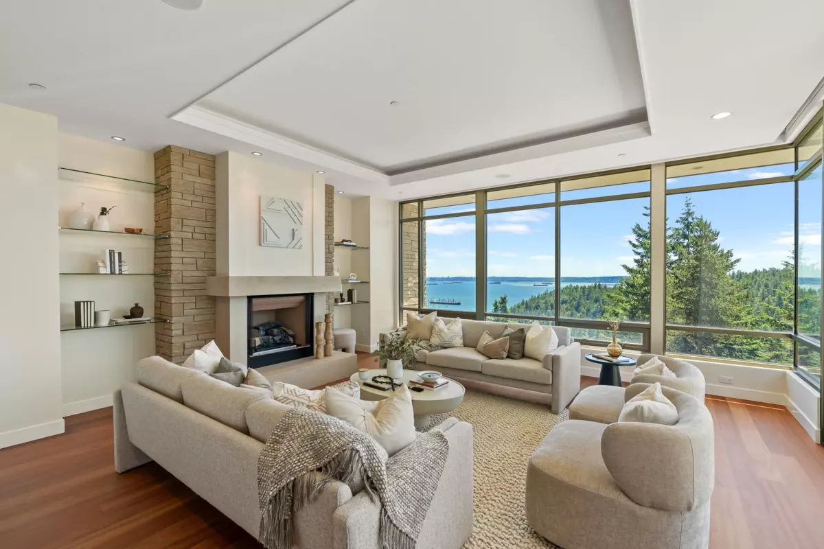 Family Room Photo of 4936 Meadfeild Road, West Vancouver, BC
