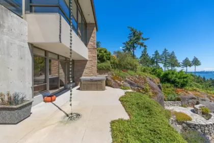 Front Yard Photo of 4936 Meadfeild Road, West Vancouver, BC