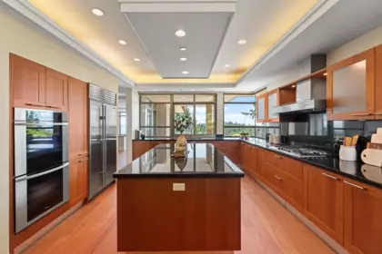 Kitchen Photo of 4936 Meadfeild Road, West Vancouver, BC