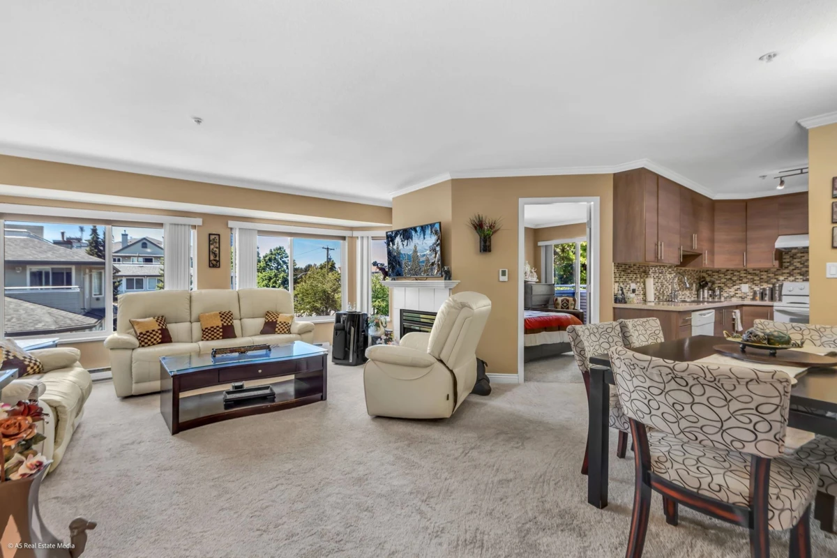 Family Room Photo of 314 12160 80 Avenue, Surrey, BC