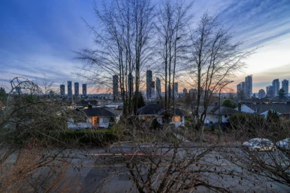 Mudroom Photo of 2 4557 Parker Street, Burnaby, BC